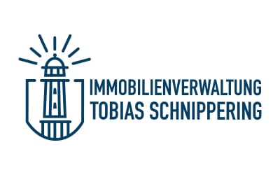 Das Logo zeigt einen Leuchtturm in einer Schildkontur und rechts davon den Text „IMMOBILIENVERWALTUNG TOBIAS SCHNIPPERING“ in Großbuchstaben.